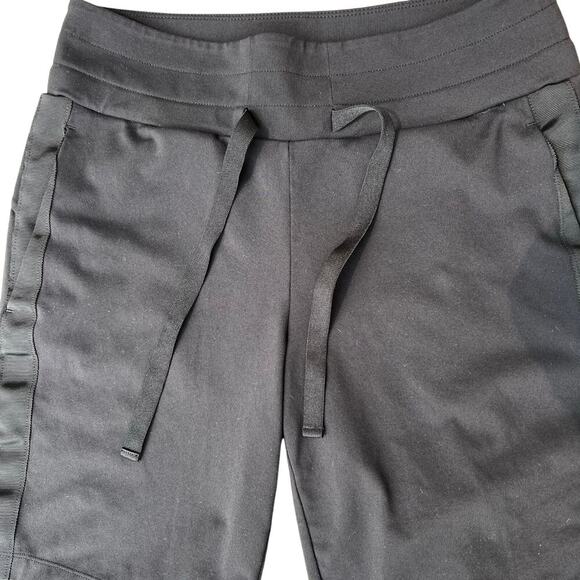 Athleta shorts, elastic drawstring waist, pockets, size S black - Picture 2 of 7